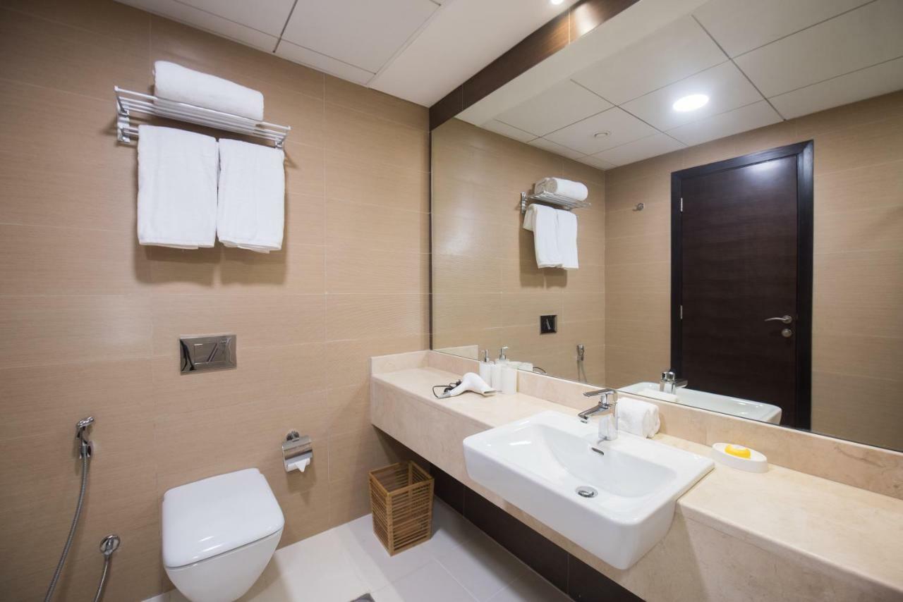 Fantastay Sparkle Tower One Bedroom Suite Marina View Dubai Exterior foto